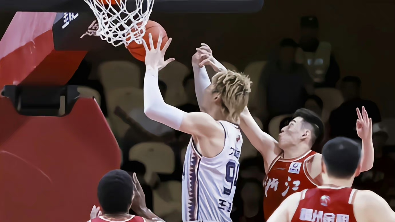 开云体育入口-浙江队横扫公牛，库里高光表现