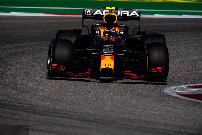 阿斯顿马丁完胜哈斯车队,拉塞尔统治全场 阿斯顿马丁完胜哈斯车队,拉塞尔统治全场