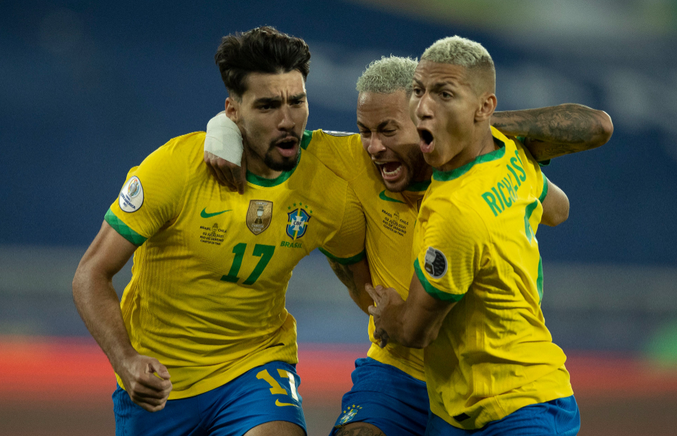 巴西碾压智利,苏亚雷斯关键制胜 巴西碾压智利,苏亚雷斯关键制胜