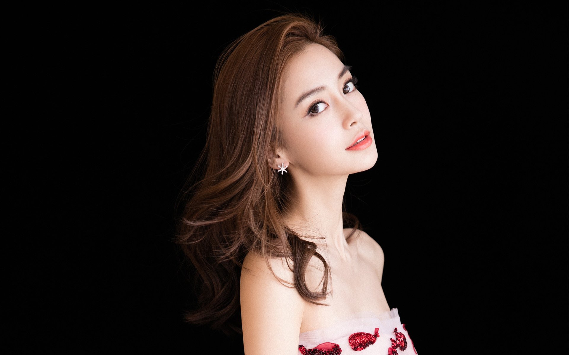 开云体育登录-虚幻舞台上的真实王者，加克波在巴黎VS厄瓜多尔梦幻对决中的唯一性宣言